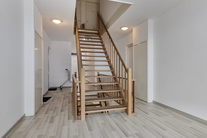 Foto 9 van Meeuwerderweg 75-8