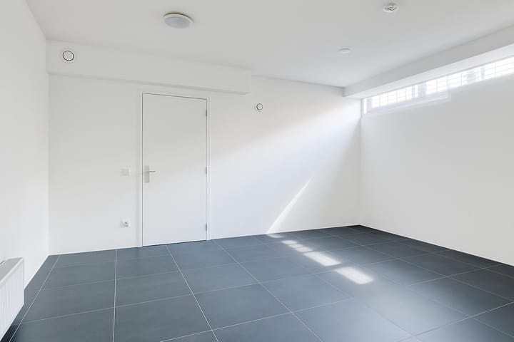 Foto 12 van Meeuwerderweg 75-3