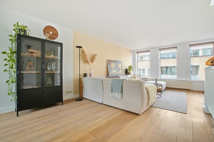 Photo 8 of Van Ostadestraat 378-3