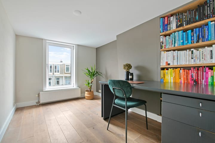 Photo 22 of Van Ostadestraat 378-3