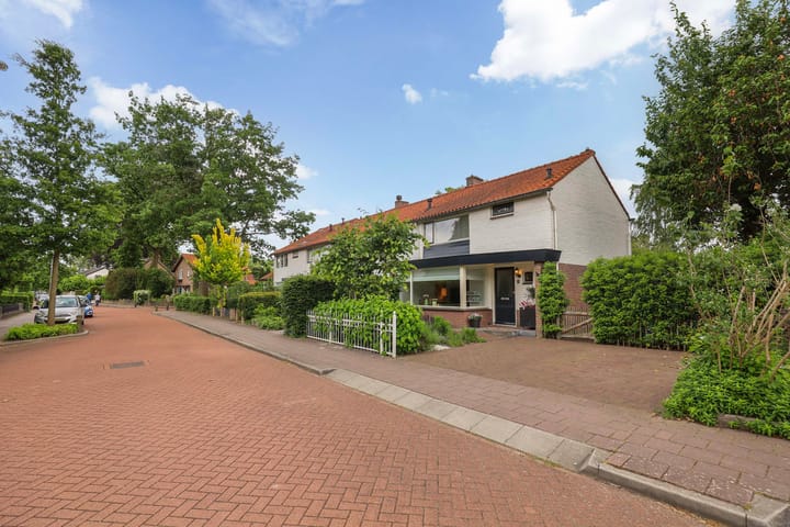 Photo 30 of Dokter van Loonweg 11