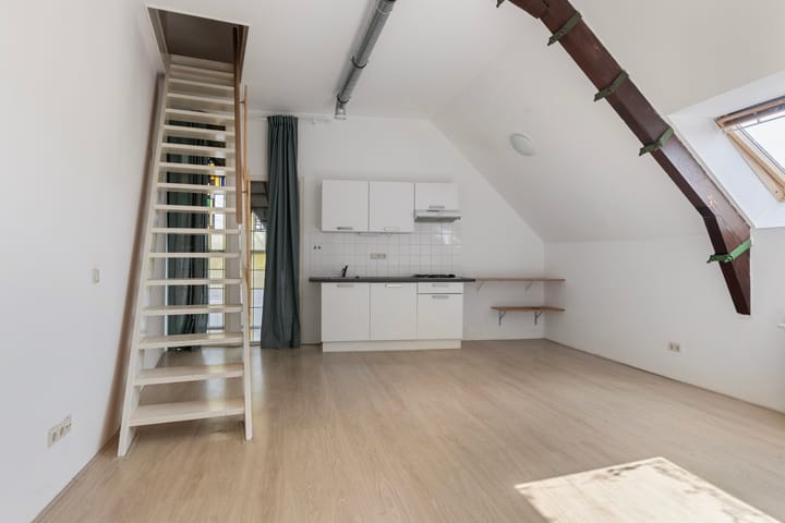 Foto 3 van Meeuwerderweg 75-18