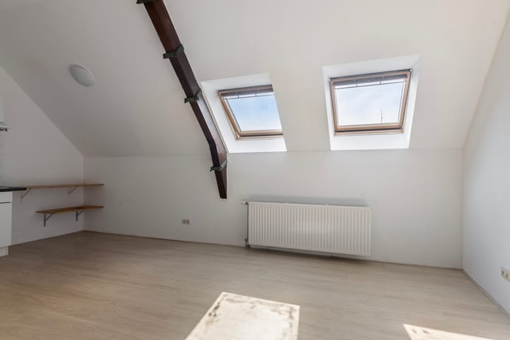 Foto 6 van Meeuwerderweg 75-18