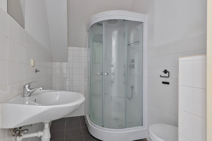 Foto 9 van Meeuwerderweg 75-18