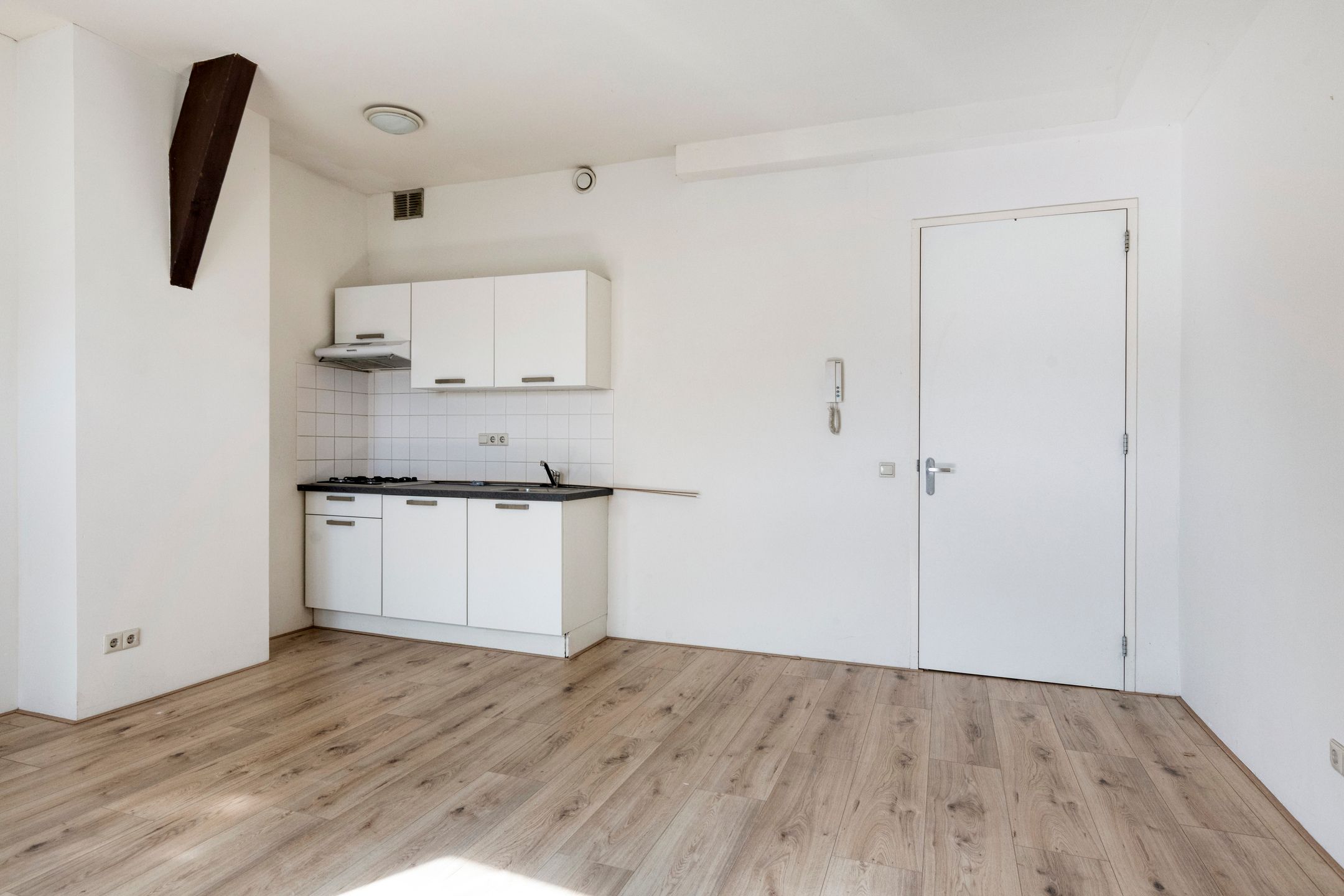 Foto 6 van Meeuwerderweg 75-9