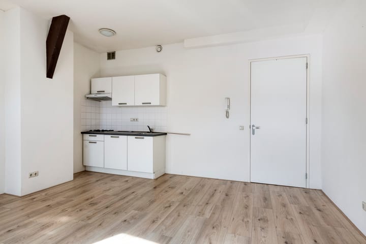 Foto 6 van Meeuwerderweg 75-9