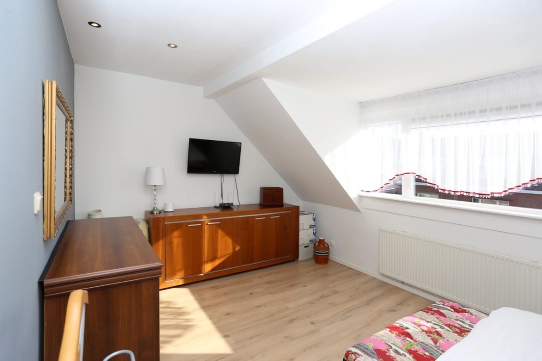 Foto 22 van Ernest Staasstraat 36