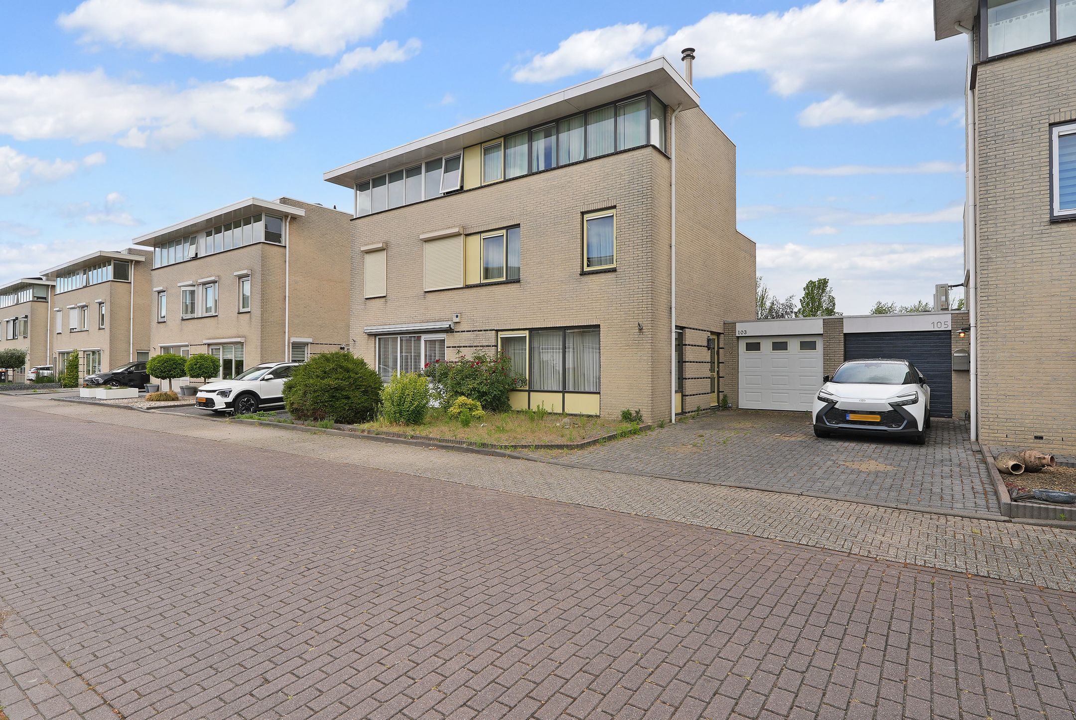 Foto 21 van Suze Groeneweglaan 103