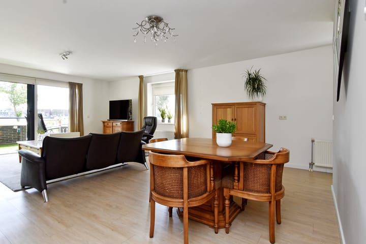 Foto 11 van Meteorenweg 40