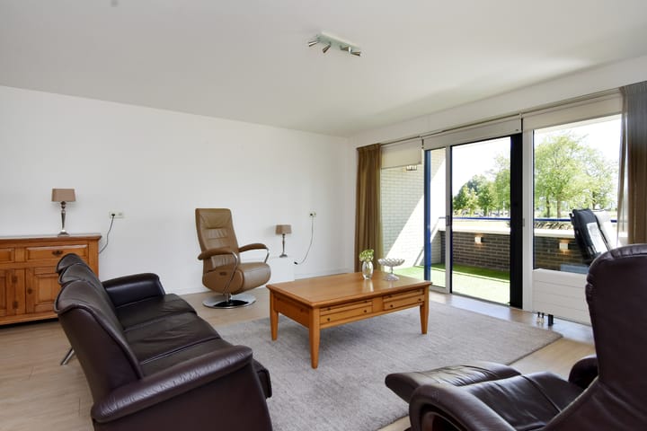 Foto 12 van Meteorenweg 40