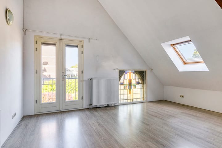 Foto 4 van Meeuwerderweg 75-12