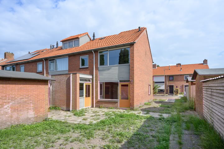 Foto 2 van J.H. van 't Hoffstraat 1