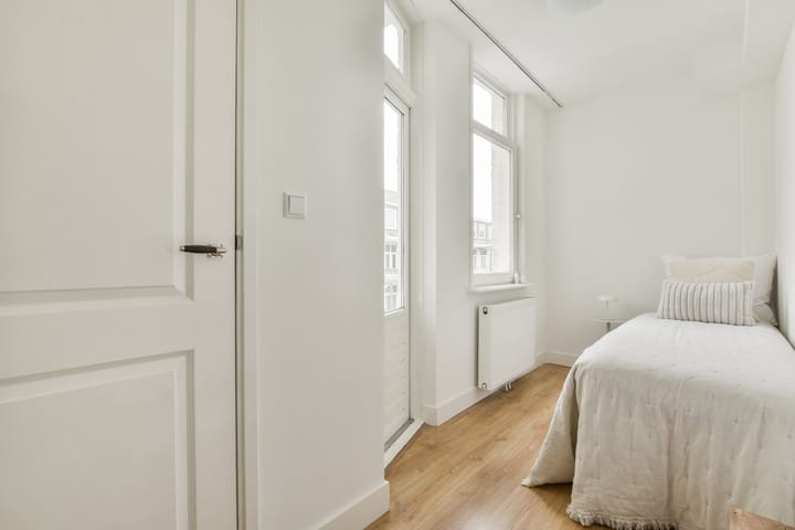 Photo 20 of Rombout Hogerbeetsstraat 12-3