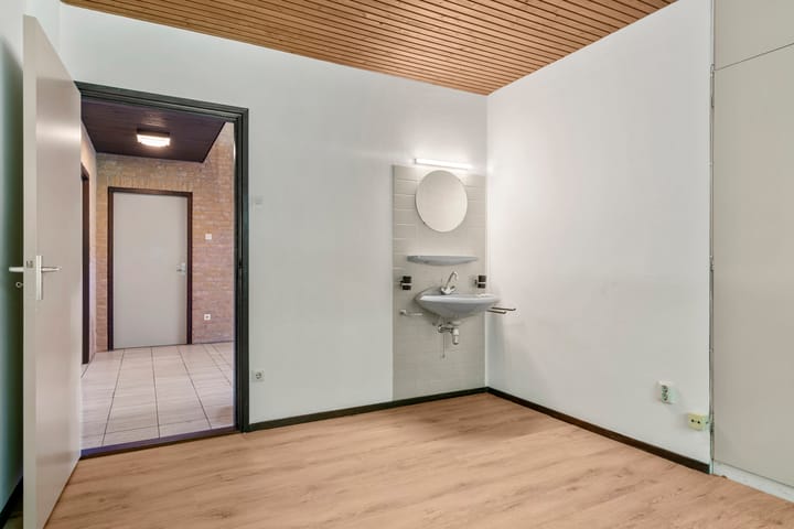 Photo 42 of Prins Clauslaan 8