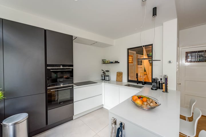 Photo 18 of Burgemeester Boreelstraat 15