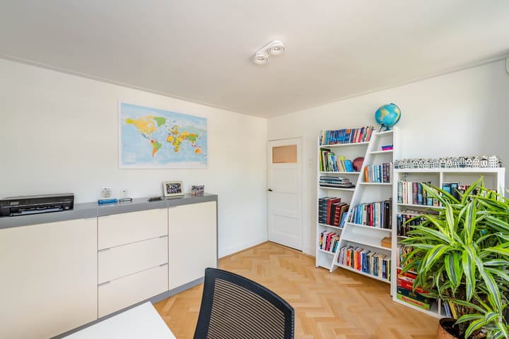 Photo 28 of Burgemeester Boreelstraat 15