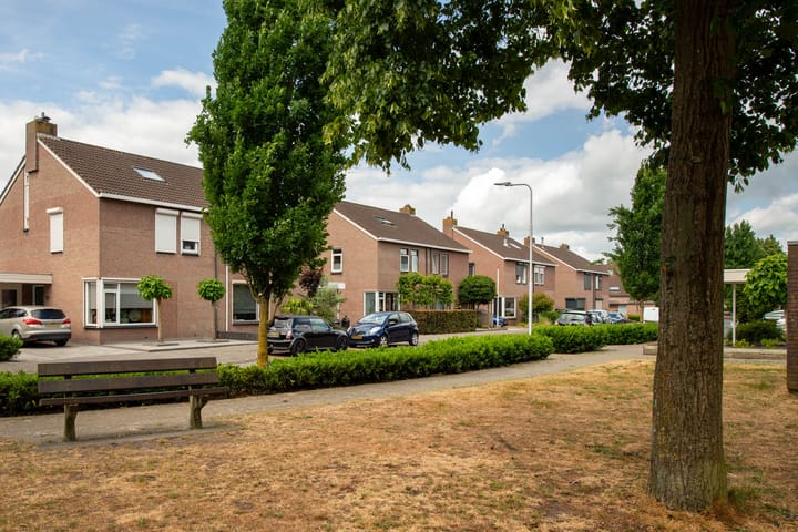 Photo 41 of Mgr Nolensstraat 12