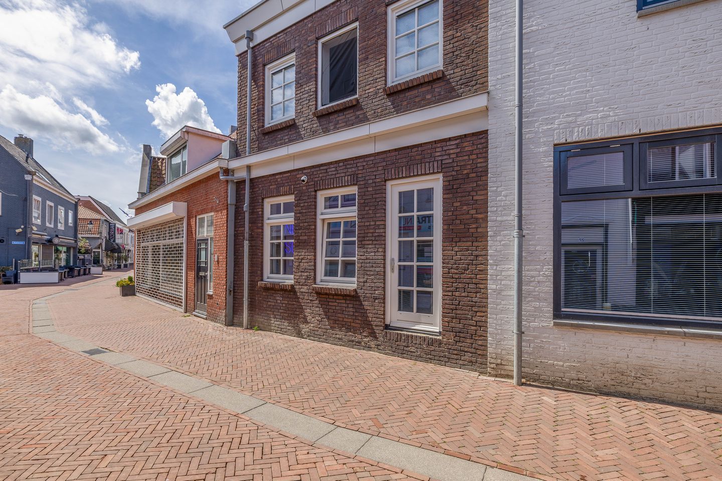 View photo 1 of Voorstraat 20-A