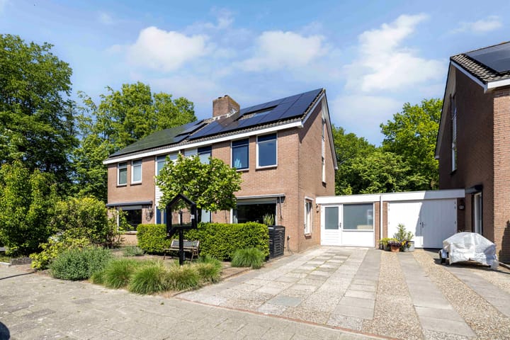 Photo 7 of Leliestraat 9