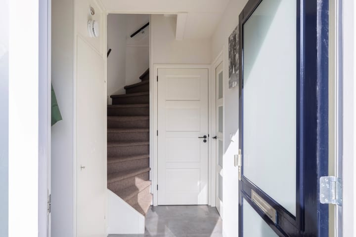 Photo 9 of Leliestraat 9