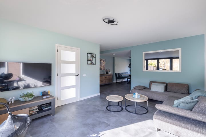 Photo 12 of Leliestraat 9