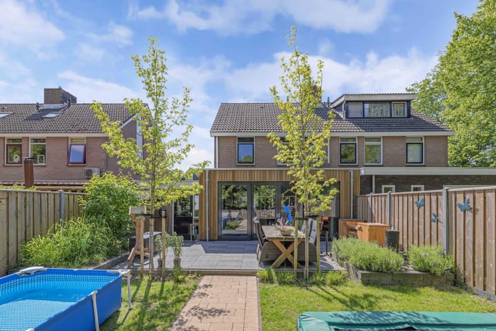 Photo 19 of Leliestraat 9