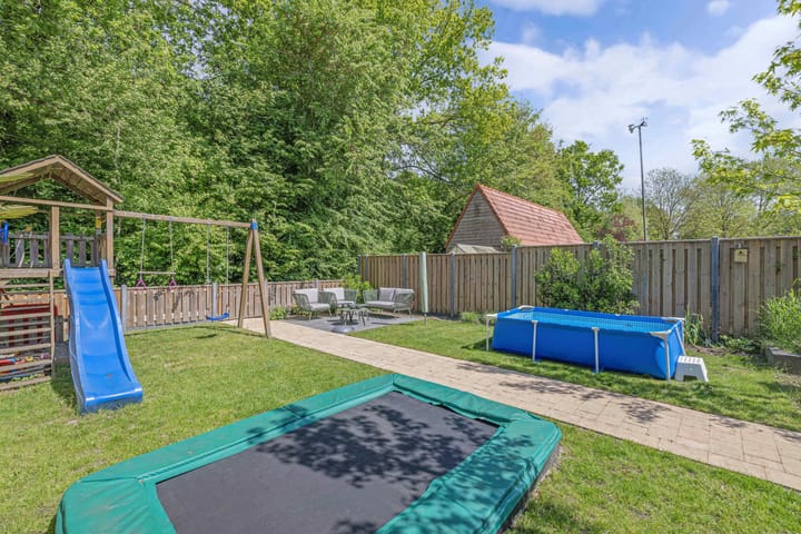 Photo 23 of Leliestraat 9