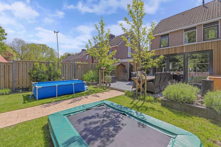 Photo 24 of Leliestraat 9