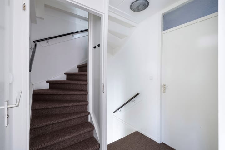 Photo 27 of Leliestraat 9