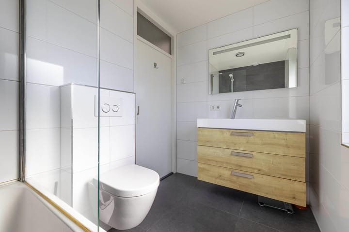 Photo 29 of Leliestraat 9