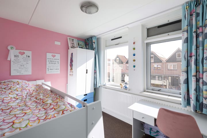 Photo 35 of Leliestraat 9