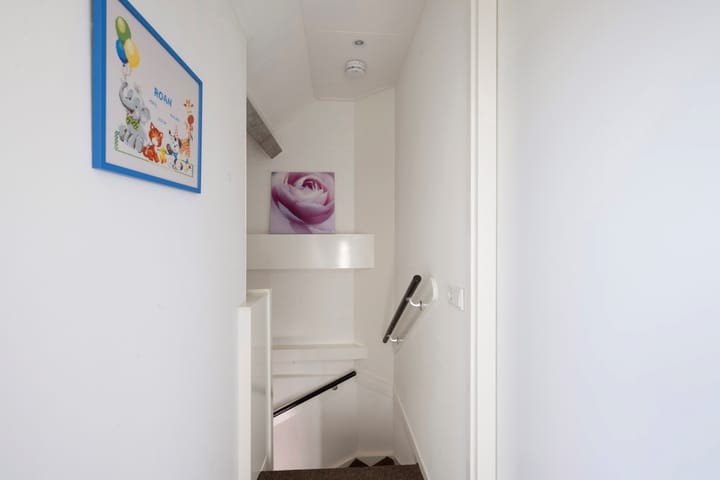 Photo 36 of Leliestraat 9