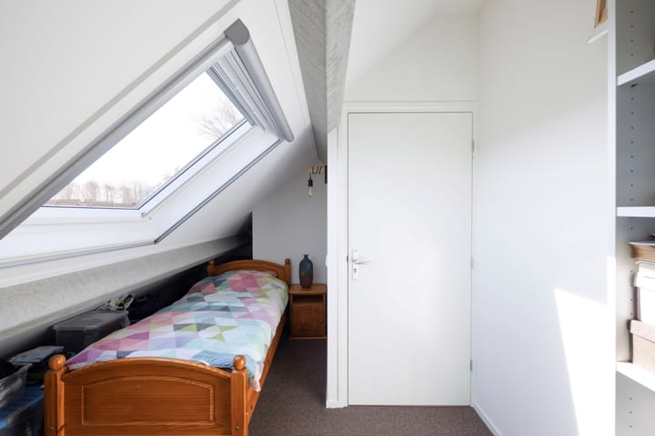 Photo 37 of Leliestraat 9