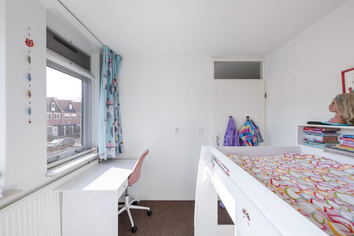 Photo 39 of Leliestraat 9