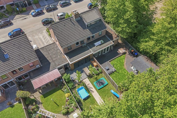 Photo 43 of Leliestraat 9