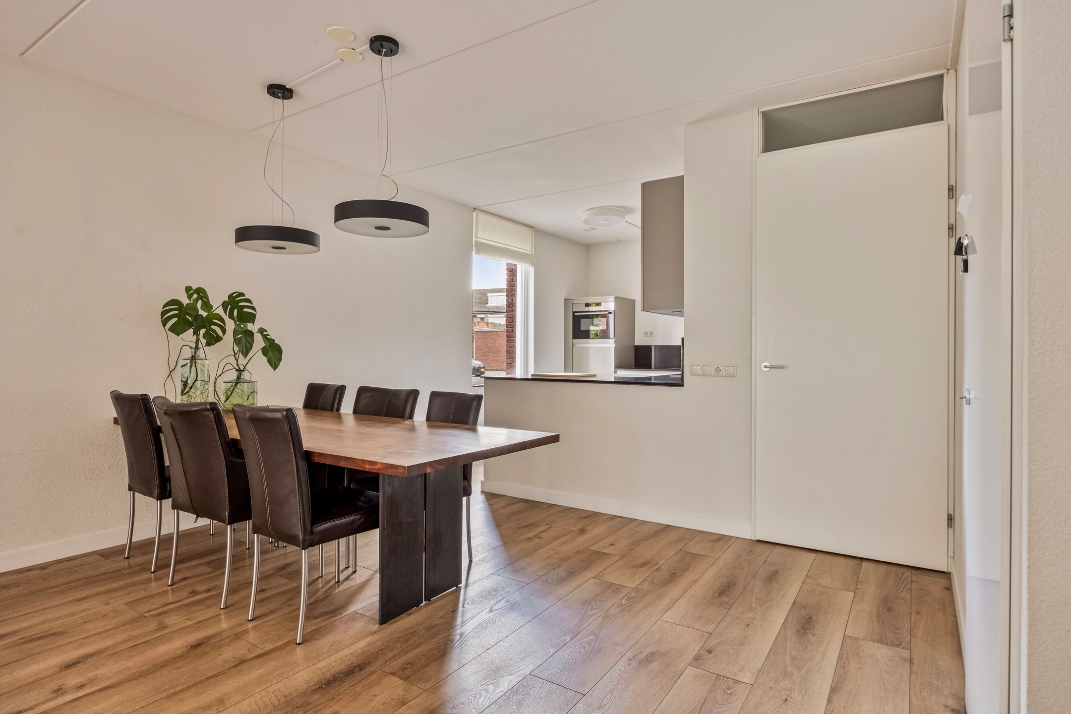 Photo 9 of Sint Eustatiusstraat 61