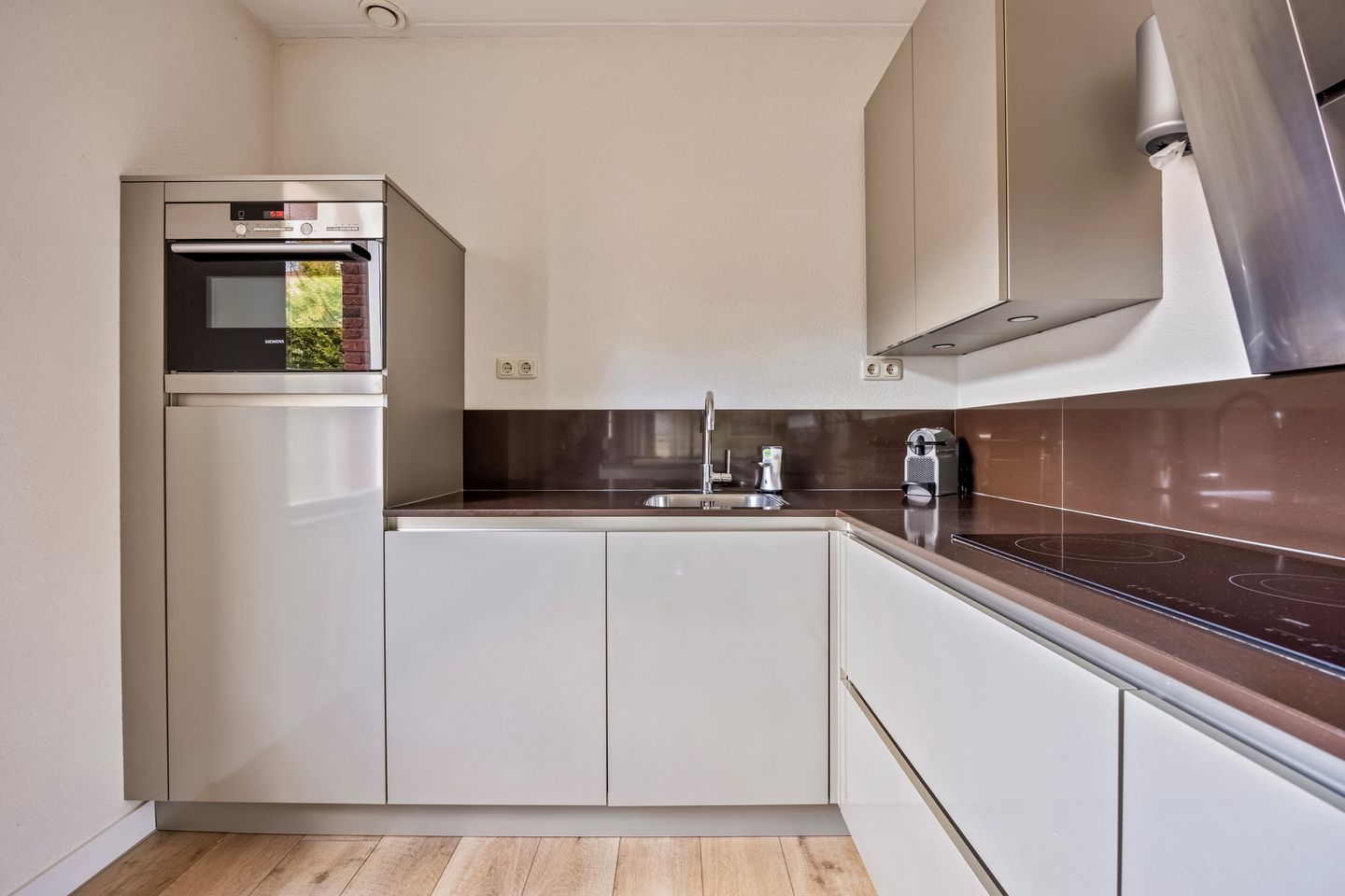 Photo 14 of Sint Eustatiusstraat 61