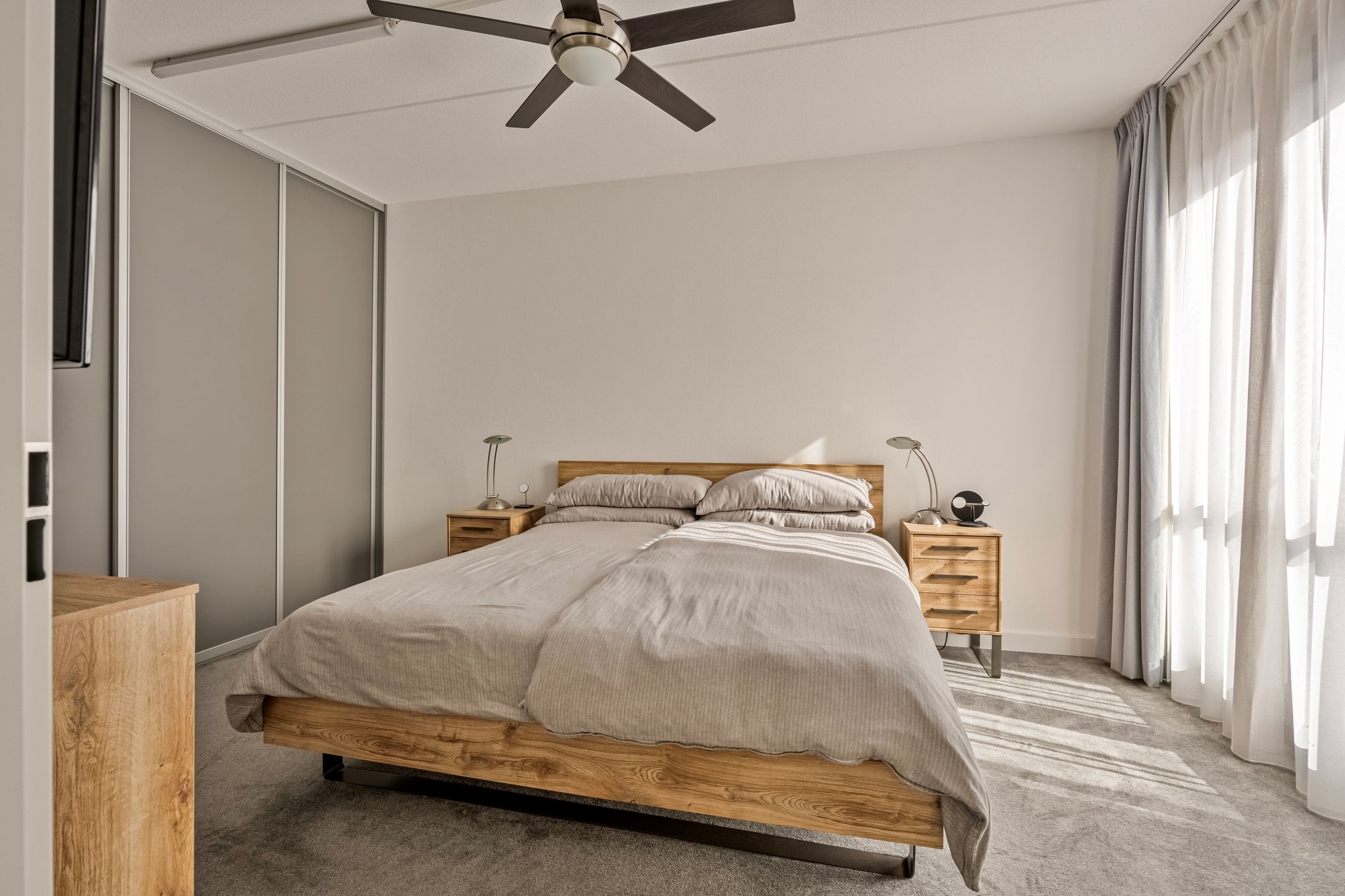 Photo 21 of Sint Eustatiusstraat 61