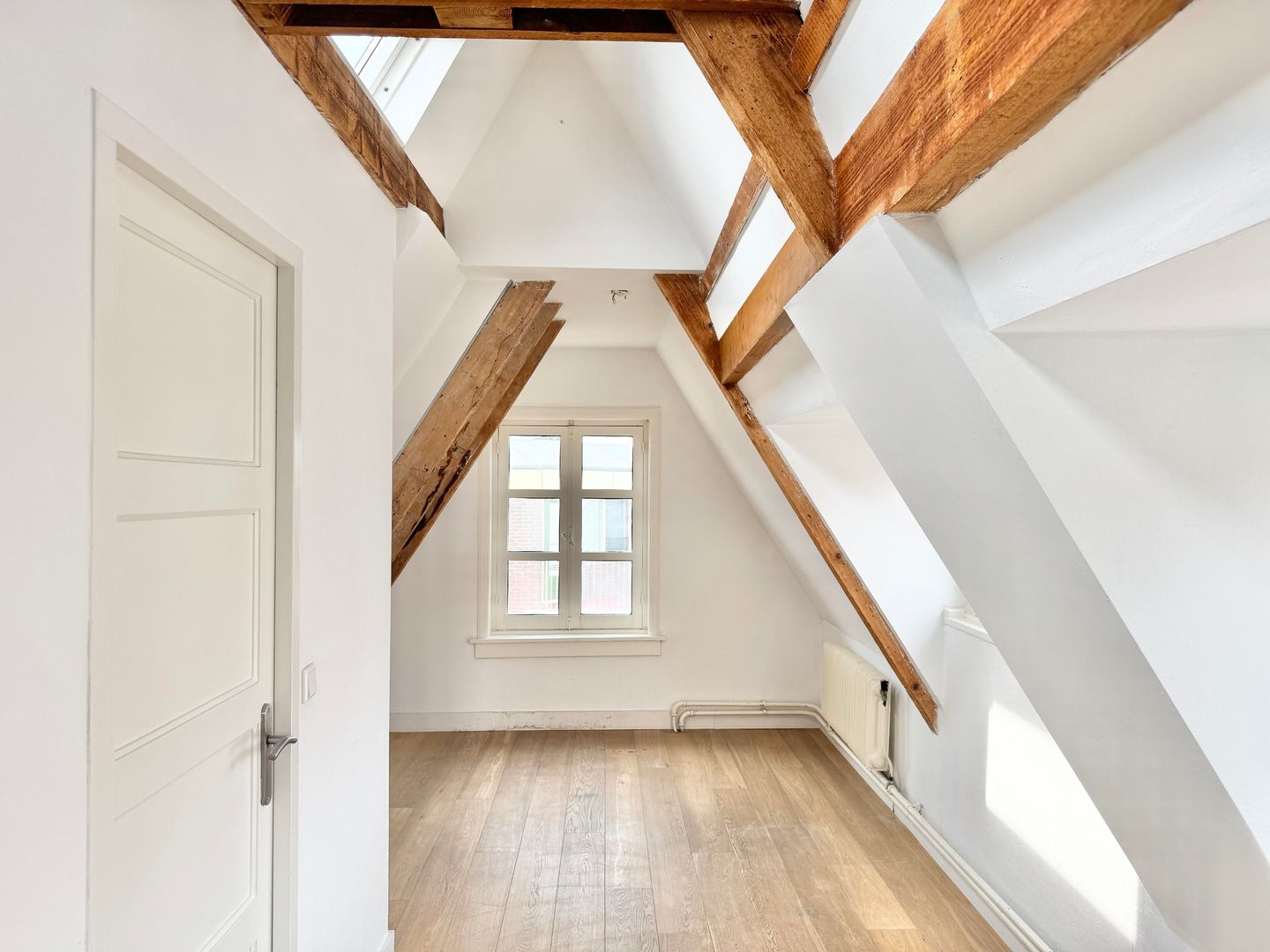 Foto 19 van Eerste Laurierdwarsstraat 18-B