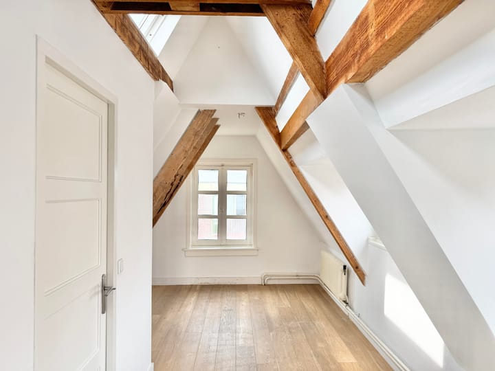 Foto 19 van Eerste Laurierdwarsstraat 18-B