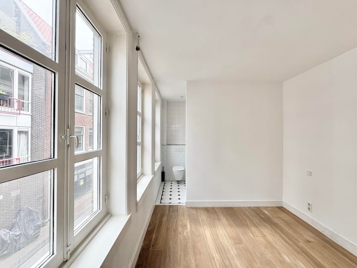 Foto 34 van Eerste Laurierdwarsstraat 18-B