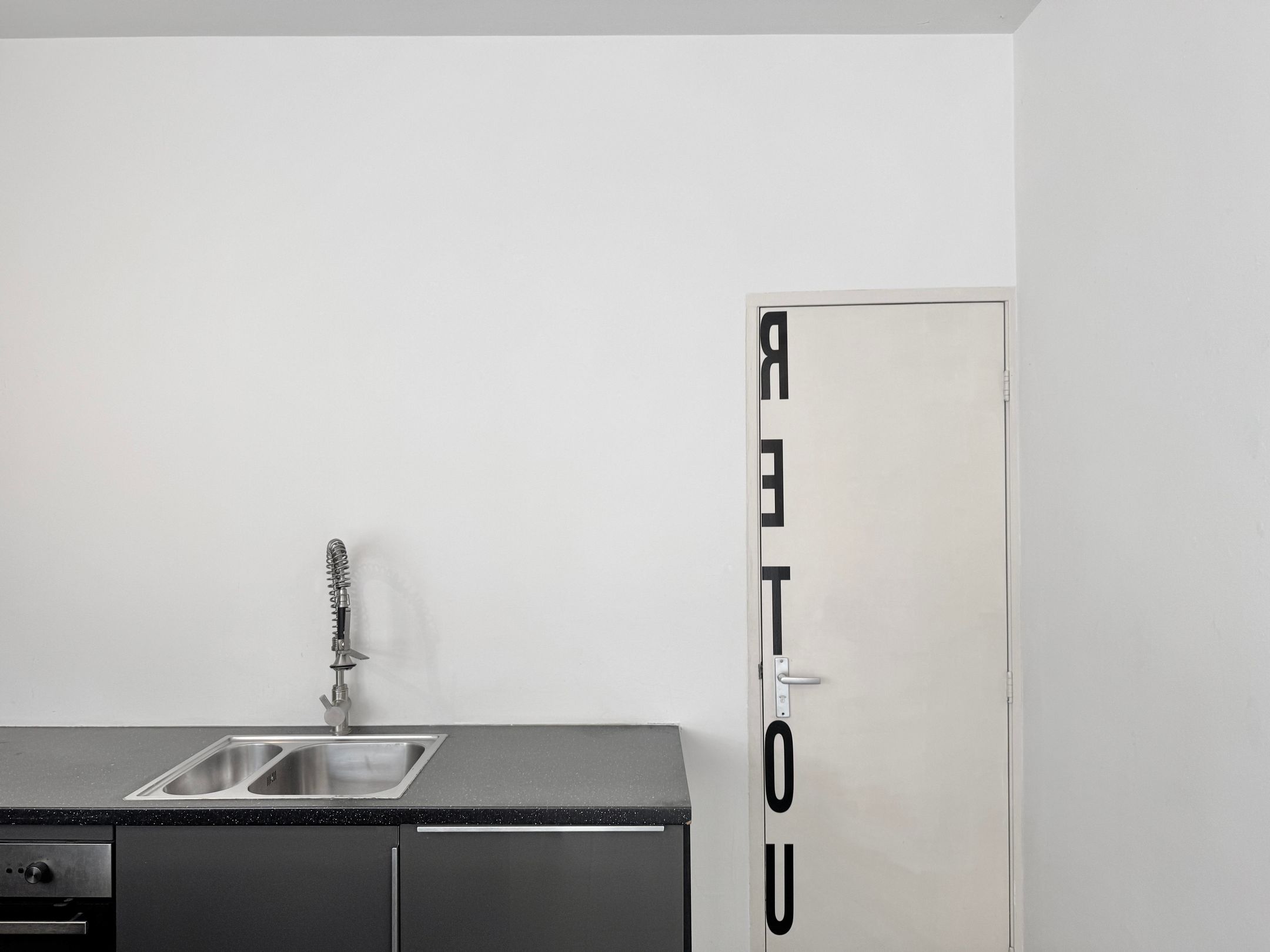 Foto 48 van Eerste Laurierdwarsstraat 18-B