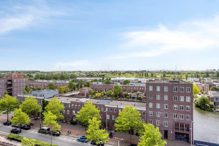 Foto 32 van Julius Pergerstraat 13