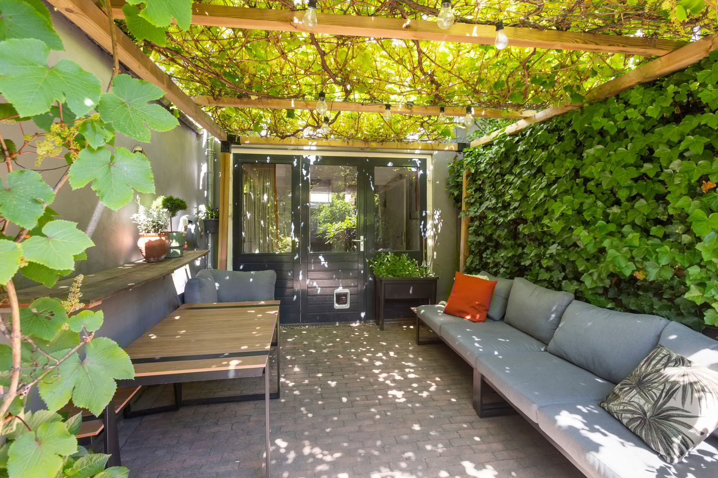 Foto 4 van Weeshuisstraat 15