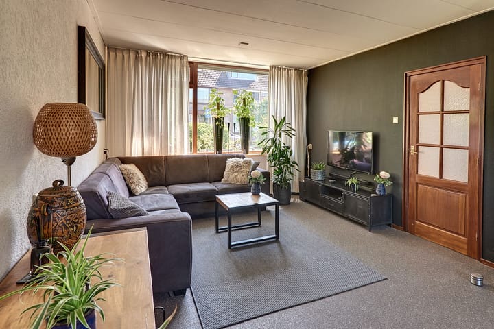 Foto 14 van Van Schendelstraat 21