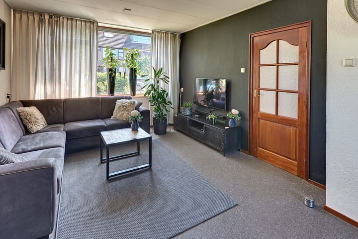 Foto 20 van Van Schendelstraat 21