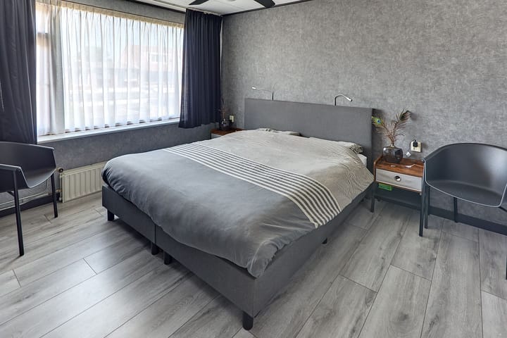 Foto 30 van Van Schendelstraat 21