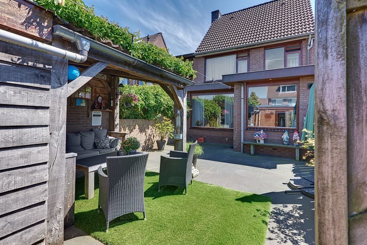 Foto 48 van Van Schendelstraat 21