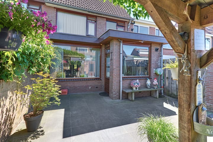 Foto 49 van Van Schendelstraat 21