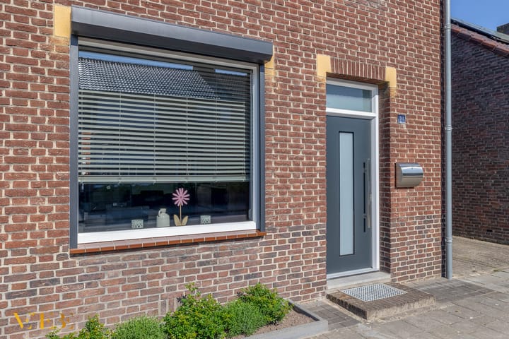 Photo 2 of Sint Theresiastraat 2-A